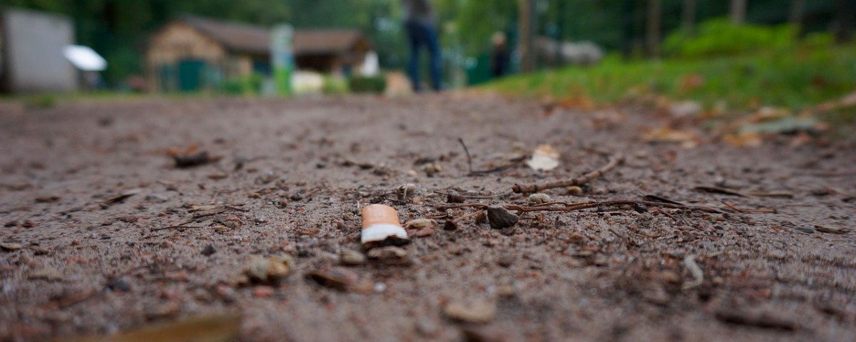 cigarro tirado tras pasar por método láser para dejar de fumar en Valencia